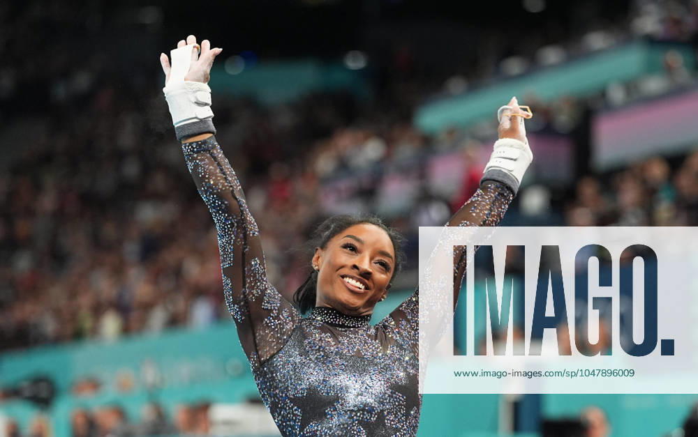July 28 2024: Simone Biles (United States of America) competes during the uneven bars at Bercy Arena, Paris, France. CSM. Paris France - ZUMAc04_ 20240728_zma_c04_192