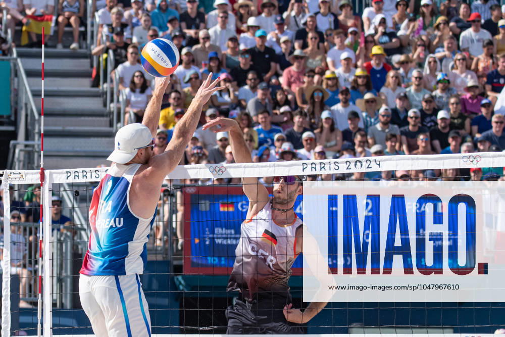 Rémi Bassereau (FRA) - Volleyball de plage - Beach volleyball, Beachvolleyball Men’s Beach Volleybal event, Preliminary pool C during the Olympic Games, Olympische Spiele, Olympia, OS Paris 2024 JO 2024 : Volleyball de plage - Jeux Olympiques 2024 - Paris2024 - Paris - 30 07 2024 DPPI Panoramic