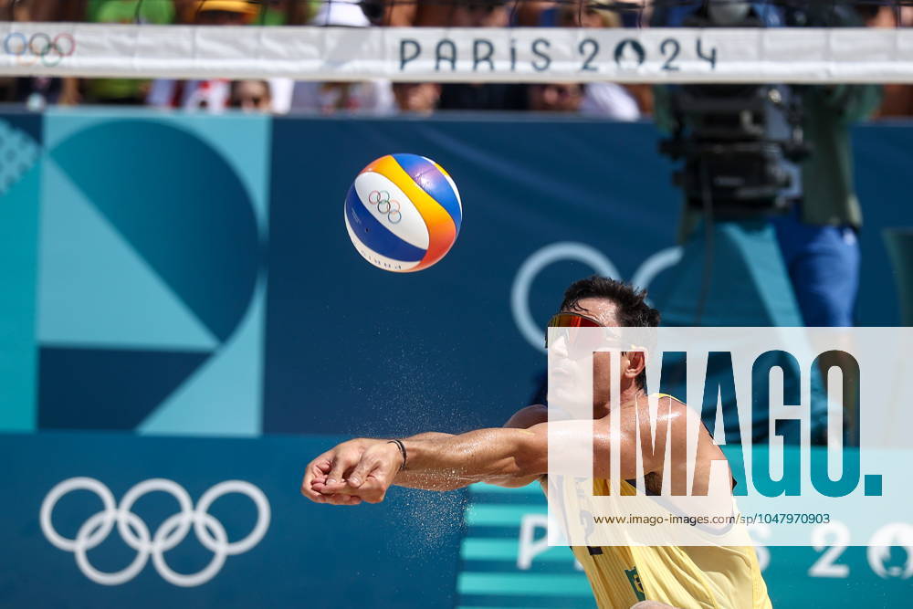 FRANCE, PARIS - JULY 30, 2024: Andre Loyola Stein of Brazil in action in a men s Pool D - Preliminary Phase Beach volleyball, Beachvolleyball match between Brazil and Cuba at the 2024 Summer Olympic Games, Olympische Spiele, Olympia, OS by the Eiffel Tower on the Champ de Mars. Alexander Shcherbak TASS 72537300