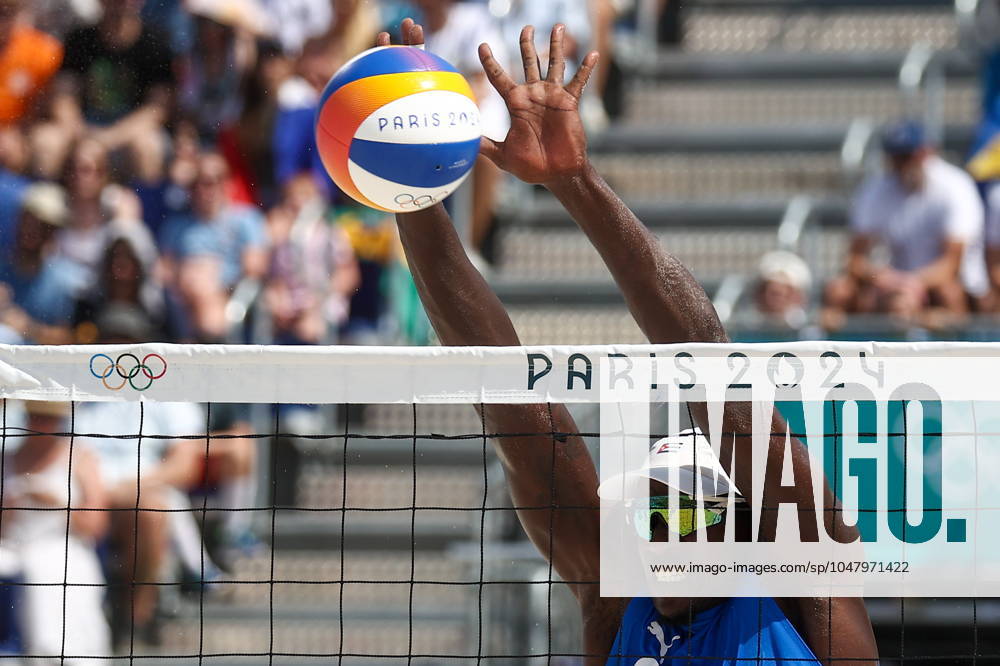 FRANCE, PARIS - JULY 30, 2024: Jorge Luis Alayo Moliner of Cuba competes in a men s Pool D - Preliminary Phase Beach volleyball, Beachvolleyball match between Brazil and Cuba at the 2024 Summer Olympic Games, Olympische Spiele, Olympia, OS by the Eiffel Tower on the Champ de Mars. Alexander Shcherbak TASS 72538187