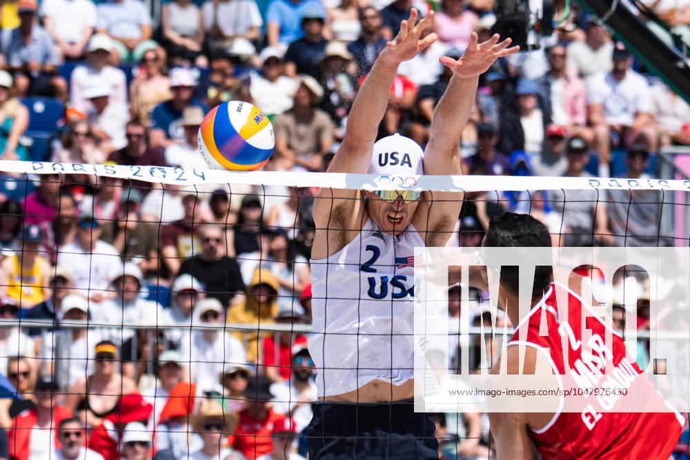 Andrew Benesh (USA) - Volleyball de plage - Beach volleyball, Beachvolleyball Men’s Beach Volleybal event, Preliminary pool D during the Olympic Games, Olympische Spiele, Olympia, OS Paris 2024 JO 2024 : Volleyball de plage - Jeux Olympiques 2024 - Paris2024 - Paris - 30 07 2024 DPPI Panoramic