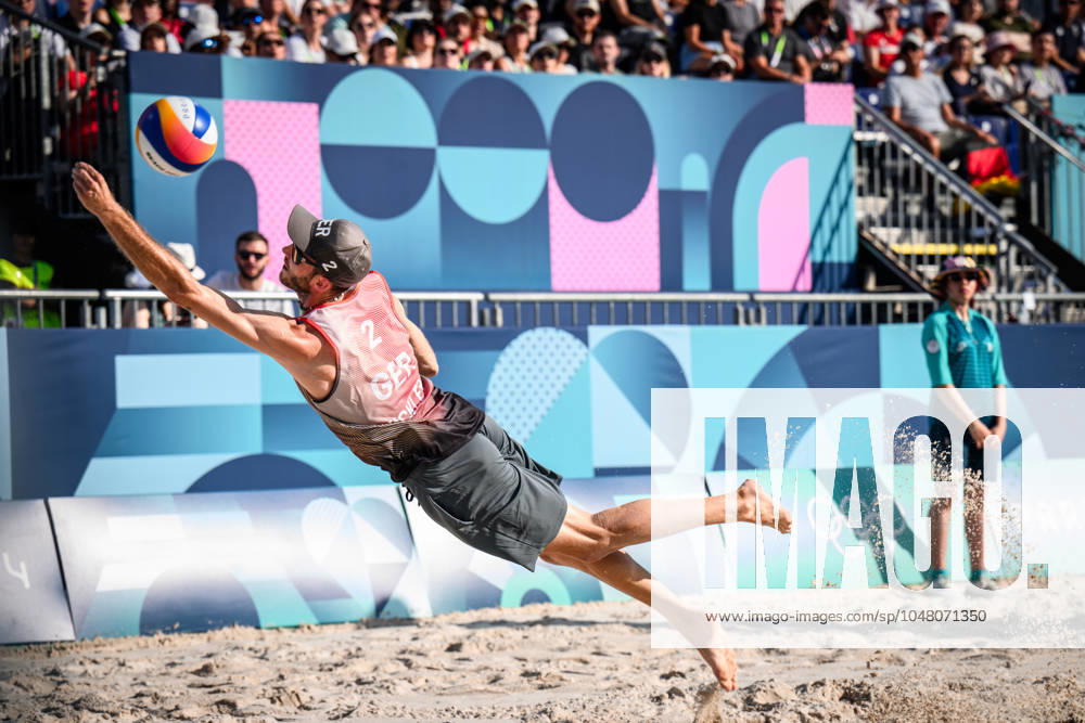 Paris, Eiffel Tower Stadium Beach volleyball, Olympic Games, preliminary round Defense Clemens Wickler GER