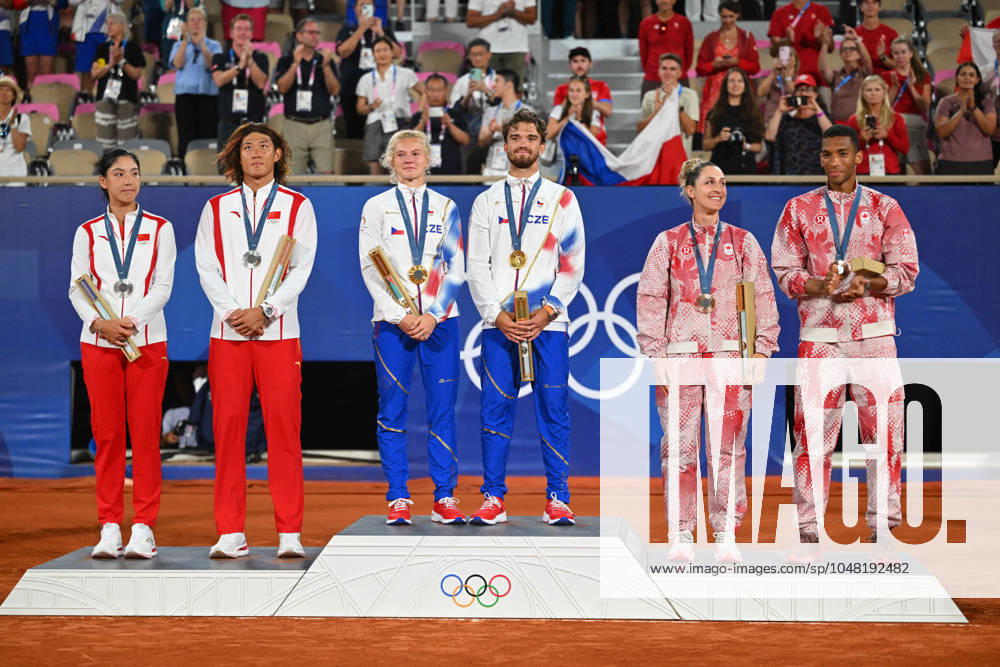 Paris 2024 - Medal Ceremony Tennis Double Mixte Wang Xynyu (CHI) with Zhang Zhizhen (CHI) won the silver medal, Katerina Siniakova (CZE) with Tomas Machac (CZE) won the gold medal and Gabriela Dabrowski (CAN) with Felix Auger-Aliassime (CAN) won the bronze medal at the tennis at the 2024 Olympics Games at Roland-Garros in Paris, FRANCE, on August 2, 2024. Photo by Corinne Dubreuil ABACAPRESS.COM PARIS