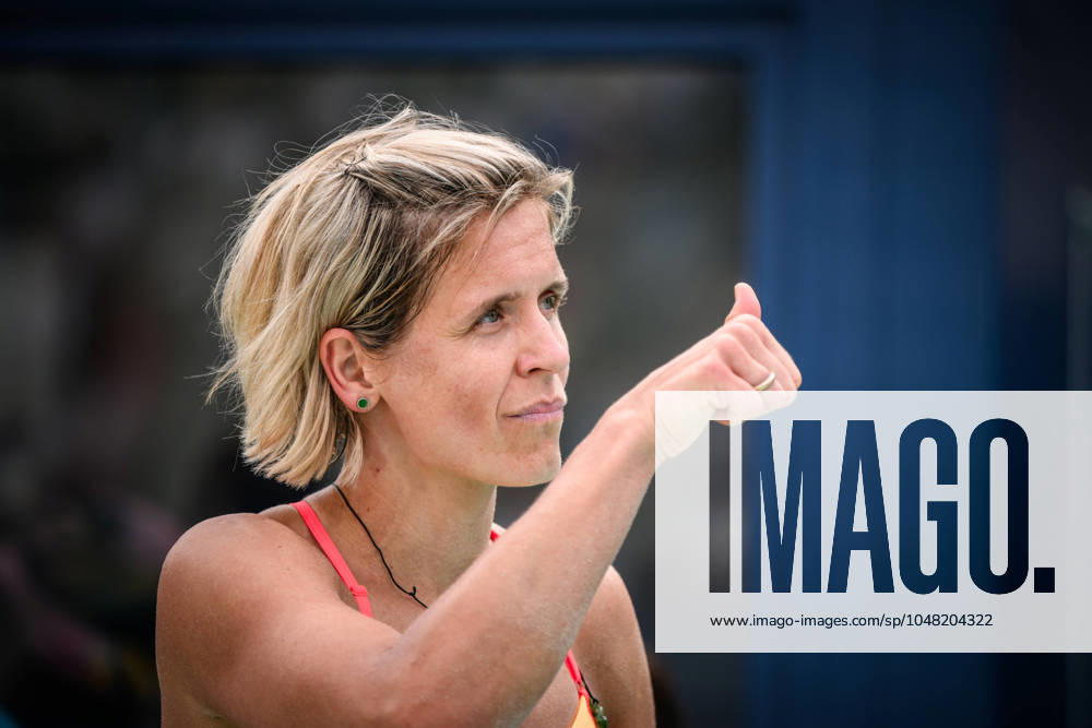 Paris, Eiffel Tower Stadium Beach volleyball, Olympic Games, preliminary round Laura Ludwig GER disappointed disappointed sad after defeat
