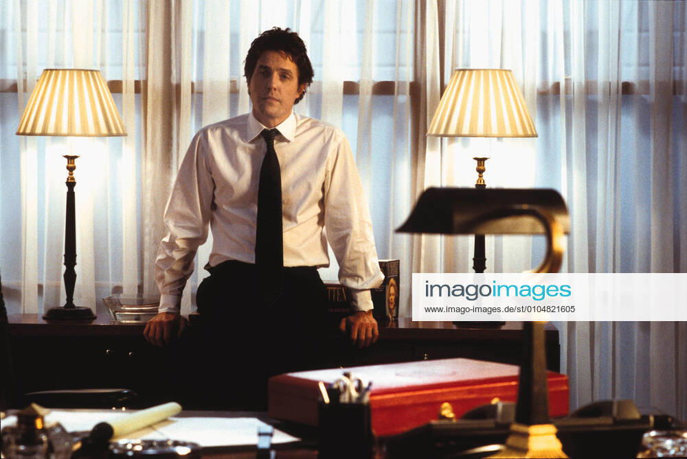 LOVE ACTUALLY HUGH GRANT Date: 2003 Mandatory credit line: Image courtesy UNIVERSAL PICTURES WORKING TITLE FILMS DNA FILMS Ronald Grant Archive Mary Evans
