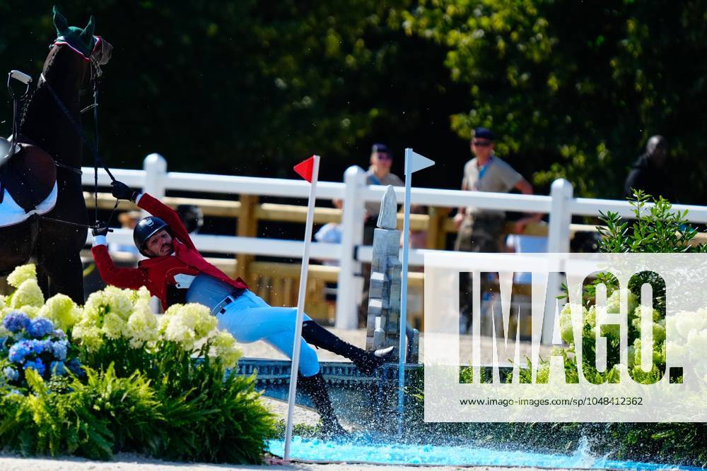 XXXIII Olympic Games, Olympische Spiele, Olympia, OS Paris 2024 Jumping Individual Final Andres Azcarraga of Mexico during competition - Equestrian - Jumping Individual Final as part of the Paris 2024 Olympic Games at Chateau de Versailles on August 06, 2024 in Paris, France. PARIS FRANCE FRANCE