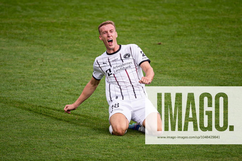 FC Midtjylland v Ferencvaros, UEFA Champions League qualification, Herning, Denmark Herning, Denmark. 06th, August 2024. Adam Buksa (18) of FC Midtjylland scores for 1-0 during the UEFA Champions League qualification match between FC Midtjylland and Ferencvaros at MCH Arena in Herning. Herning Denmark