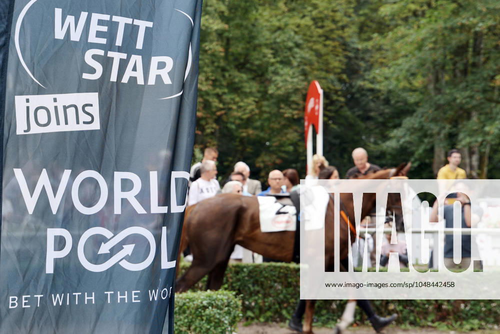 Duesseldorf, North Rhine-Westphalia, GER Flag Wettstar joins World Pool at Fuehrring racecourse Duesseldorf Grafenberg Horse, flag, flag, Wettstar, World Pool 240804SG900DUESSELDORF JPG