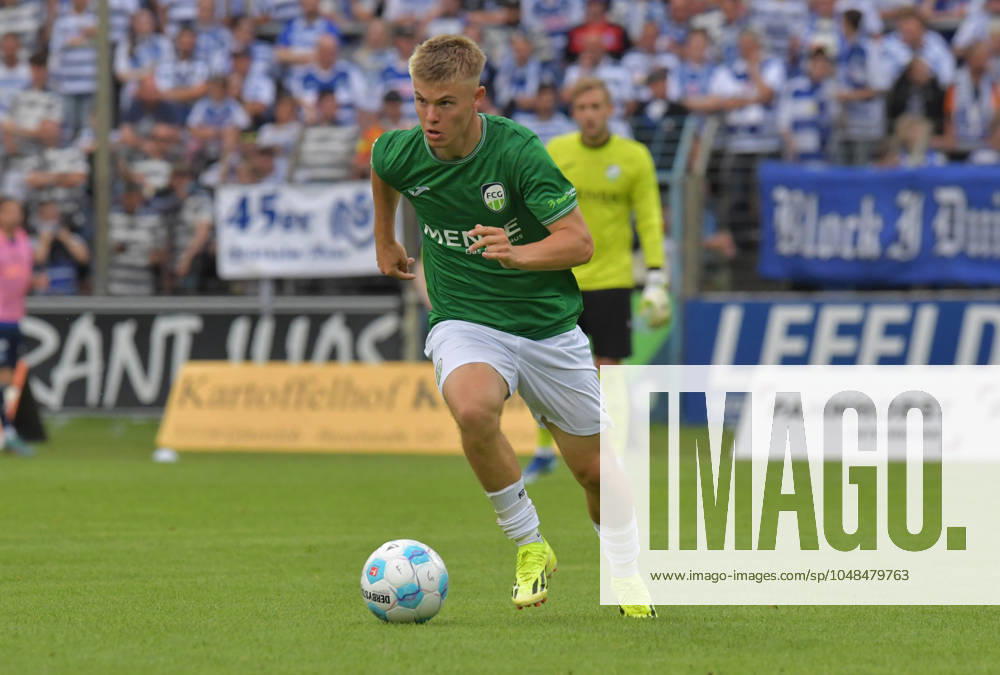 GER, Soccer, Regionalliga West, Season 2024 2025, 01 Matchday, Ohlendorf Stadion im Heidewald, Gütersloh FC Gütersloh MSV Duisburg 0 1 Erik Lanfer FC Gütersloh , Action, Single image, Landscape