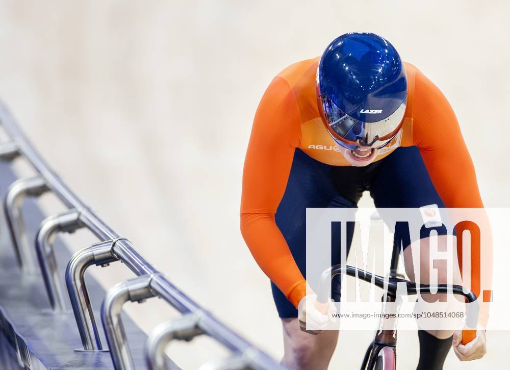 SAINT-QUENTIN-EN-YVELINES - Steffie van der Peet during the qualifications of the sprint (w) event in Track cycling, Rad, Radsport, Bahnrad, Bahn in the Velodrome at the Olympic Games, Olympische Spiele, Olympia, OS ANP KOEN VAN WEEL ANPxSportx IVx 505570886 originalFilename: 505570886