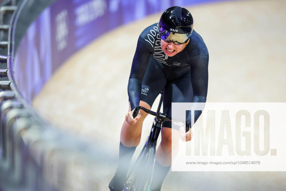 Paris 2024 Olympic Games, Olympische Spiele, Olympia, OS Picture by Ed Sykes SWpix.com - 09 08 2024 - Paris 2024 Olympic Games - Track cycling, Rad, Radsport, Bahnrad, Bahn - National Velodrome, Saint-Quentin-en-Yvelines, France - Women s Sprint Qualifying - Shaane Fulton (New Zealand) setting a new Olympic Record of 10.281
