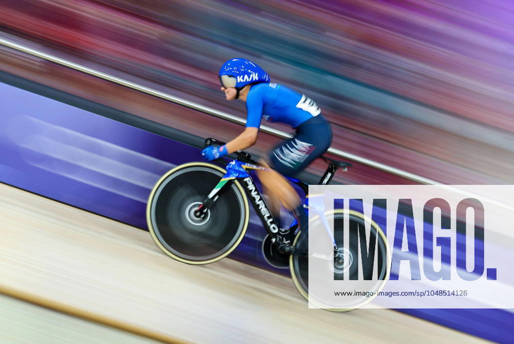 Paris 2024 Olympic Games, Olympische Spiele, Olympia, OS Picture by Alex Whitehead SWpix.com - 09 08 2024 - Paris 2024 Olympic Games - Track cycling, Rad, Radsport, Bahnrad, Bahn - National Velodrome, Saint-Quentin-en-Yvelines, France - Women s Sprint Qualifying - Sara Fiorin (Italy)