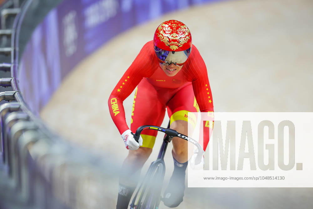 Paris 2024 Olympic Games, Olympische Spiele, Olympia, OS Picture by Ed Sykes SWpix.com - 09 08 2024 - Paris 2024 Olympic Games - Track cycling, Rad, Radsport, Bahnrad, Bahn - National Velodrome, Saint-Quentin-en-Yvelines, France - Women s Sprint Qualifying - Shanju Bao (China)