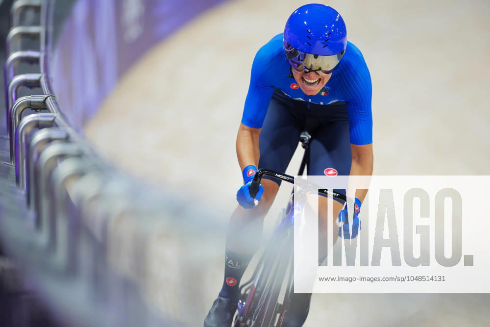 Paris 2024 Olympic Games, Olympische Spiele, Olympia, OS Picture by Ed Sykes SWpix.com - 09 08 2024 - Paris 2024 Olympic Games - Track cycling, Rad, Radsport, Bahnrad, Bahn - National Velodrome, Saint-Quentin-en-Yvelines, France - Women s Sprint Qualifying - Sara Fiorin (Italy)