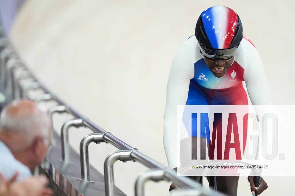 Paris 2024 Olympic Games, Olympische Spiele, Olympia, OS Picture by Zac Williams SWpix.com - 09 08 2024 - Paris 2024 Olympic Games - Track cycling, Rad, Radsport, Bahnrad, Bahn - National Velodrome, Saint-Quentin-en-Yvelines, France - Womens Sprint Qualifying - Taky Marie Divine Kouamà (France) Paris Cycling France