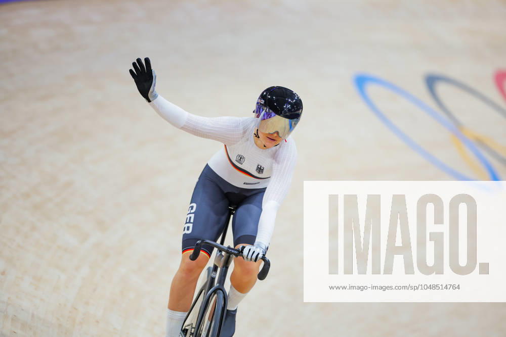 Paris 2024 Olympic Games, Olympische Spiele, Olympia, OS Picture by Ed Sykes SWpix.com - 09 08 2024 - Paris 2024 Olympic Games - Track cycling, Rad, Radsport, Bahnrad, Bahn - National Velodrome, Saint-Quentin-en-Yvelines, France - Women s Sprint Qualifying - Lea Friedrich (Germany) celebrates setting a new world record 10.029 beating the record set by Ellesse Andrews (New Zealand) which was set 4 heats earlier beating the record set by Kelsey Mitchell (Canada) at Cochabamba Velodrome in 2019 at a altitude of over 2,500 metres
