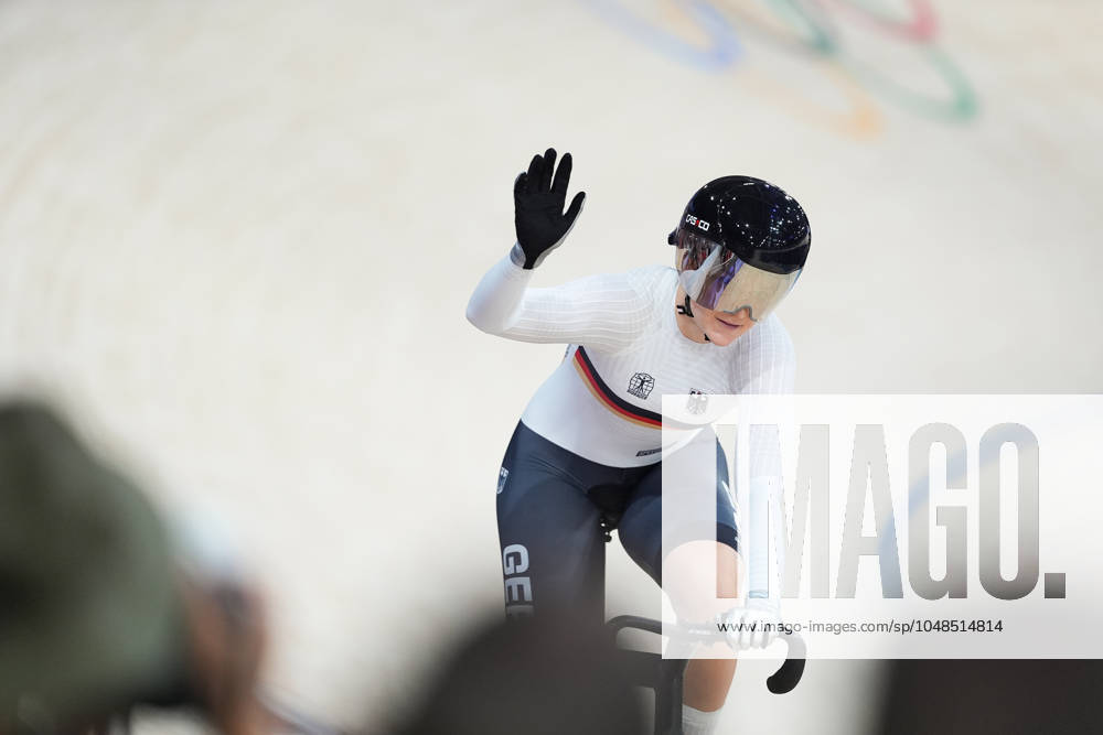 Paris 2024 Olympic Games, Olympische Spiele, Olympia, OS Picture by Zac Williams SWpix.com - 09 08 2024 - Paris 2024 Olympic Games - Track cycling, Rad, Radsport, Bahnrad, Bahn - National Velodrome, Saint-Quentin-en-Yvelines, France - Womens Sprint Qualifying - Lea Friedrich (Germany) sets a New World Record of 10.029 Paris Cycling France