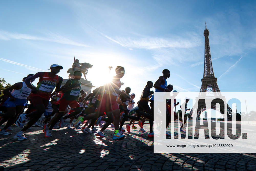 OLYMPICS - Olympic Summer Games 2024 PARIS,FRANCE,10.AUG.24 - OLYMPICS, ATHLETICS - Olympic Summer Games Paris 2024, marathon, men. Image shows the athletes and a general view of the Eiffel tower. GEPAxpictures Klansek