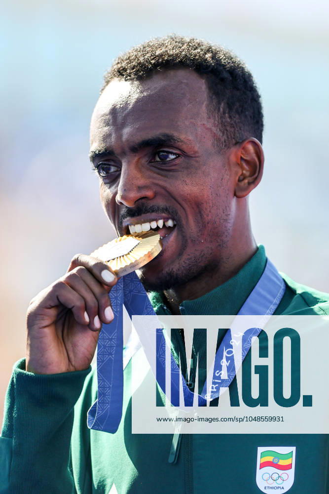 OLYMPICS - Olympic Summer Games 2024 PARIS,FRANCE,10.AUG.24 - OLYMPICS, ATHLETICS - Olympic Summer Games Paris 2024, marathon, men, medal ceremony. Image shows the rejoicing of Tamirat Tola (ETH). GEPAxpictures Klansek
