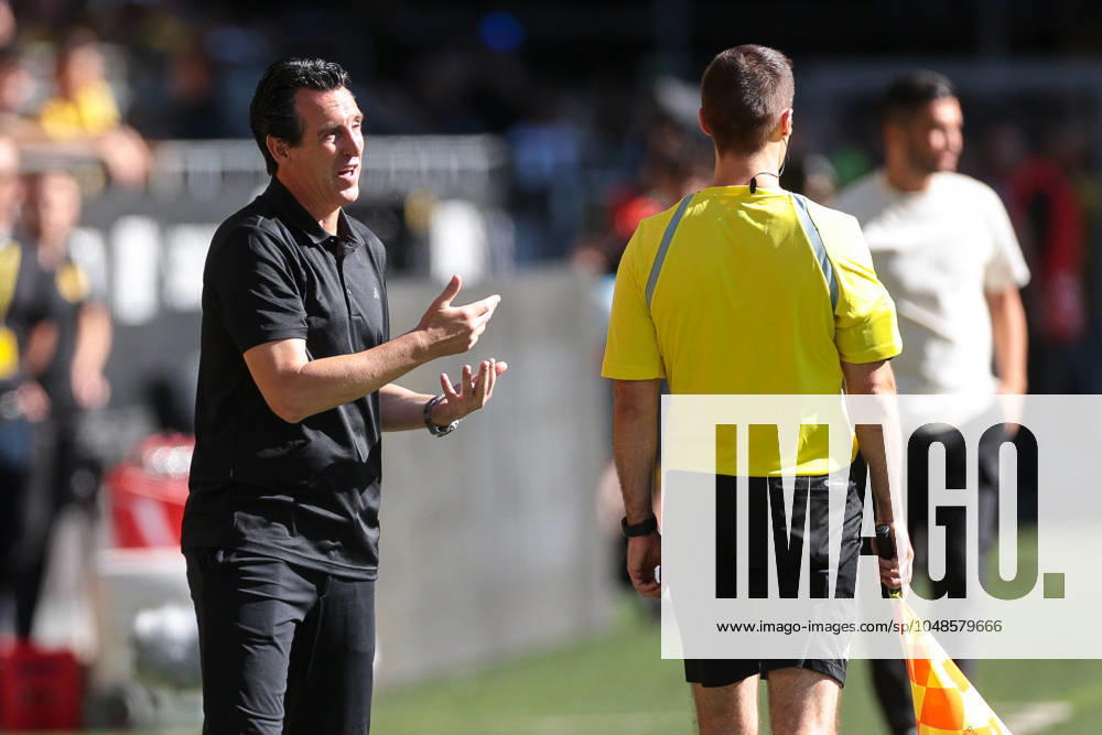 Football, Season opener, Test match, Borussia Dortmund Aston Villa, Coach Unai Emery Aston Villa gives instructions, Dortmund Signal Iduna Park NRW Germany xRHR PHOTO DEx