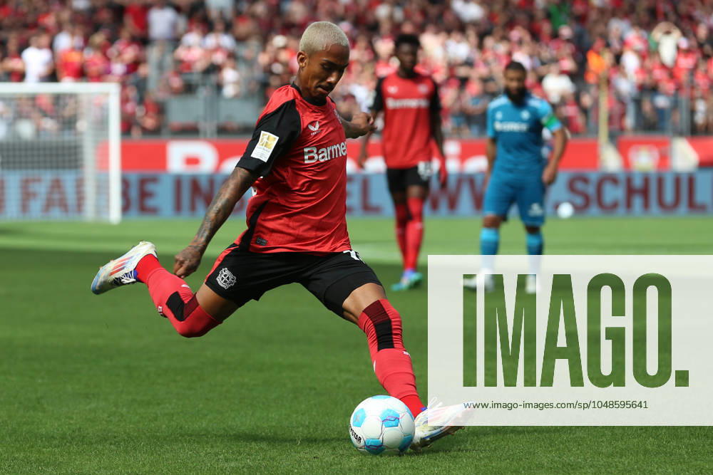 Arthur Bayer 04 Leverkusen in action, on the ball, individual action, test match, Bayer 04 Leverkusen vs Real Betis Sevilla, BayArena on August 10, 2024 in Leverkusen, Germany Photo by Oliver Kaelke DeFodi Images Arthur Bayer 04 Leverkusen controls the ball, test match, Bayer 04 Leverkusen vs Real Betis Sevilla, BayArena on August 10, 2024 in Leverkusen, Germany Photo by Oliver Kaelke DeFodi Images Defodi 678 2024 08 10 OK LEVRBS 0763 Defodi-678