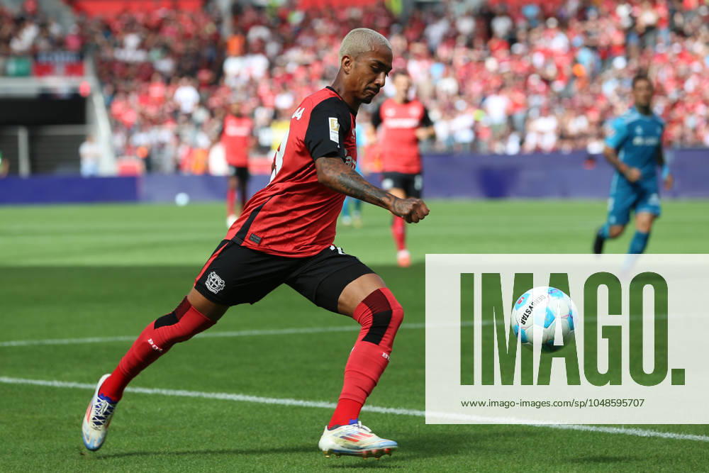Arthur Bayer 04 Leverkusen in action, on the ball, individual action, test match, Bayer 04 Leverkusen vs Real Betis Sevilla, BayArena on August 10, 2024 in Leverkusen, Germany Photo by Oliver Kaelke DeFodi Images Arthur Bayer 04 Leverkusen controls the ball, test match, Bayer 04 Leverkusen vs Real Betis Sevilla, BayArena on August 10, 2024 in Leverkusen, Germany Photo by Oliver Kaelke DeFodi Images Defodi 678 2024 08 10 OK LEVRBS 0758 Defodi-678