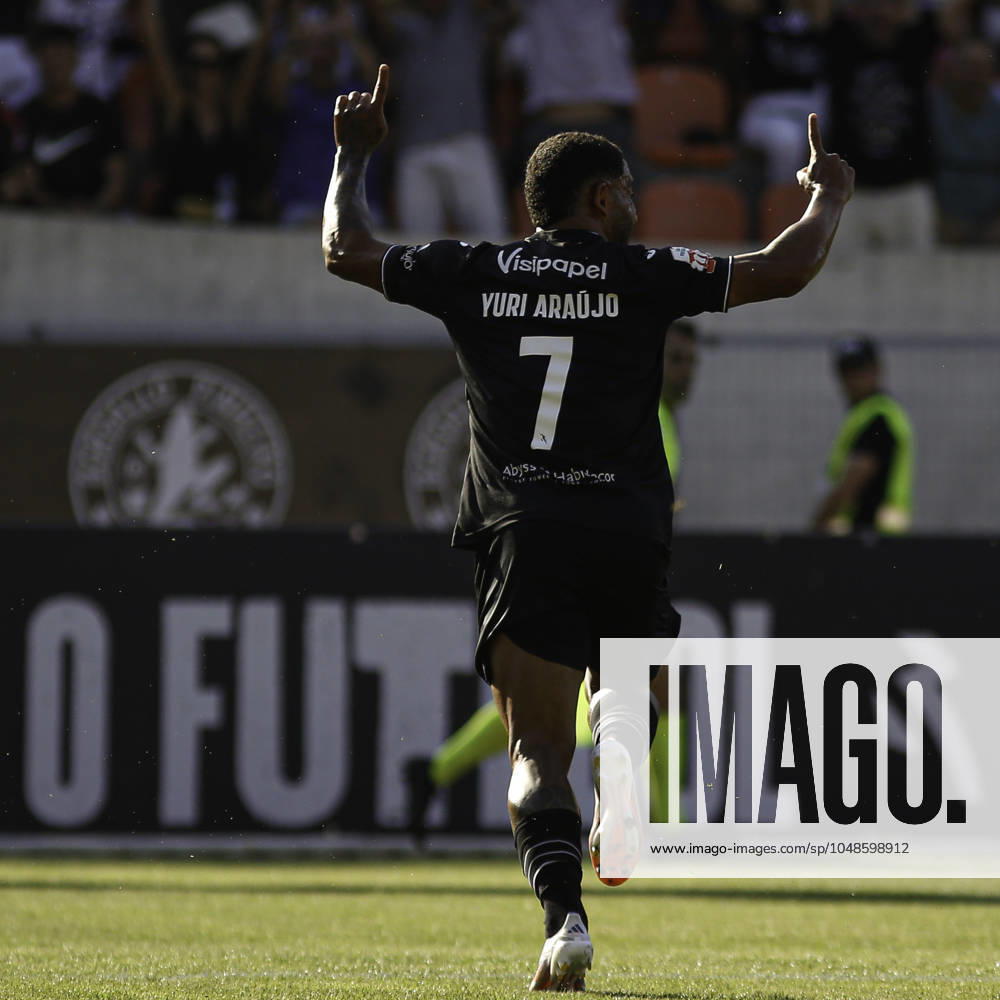 PORTUGAL MY SUPER LEAGUE - ACADEMIC VISEU x GD CHAVES Viseu (PT) 08 10 2024 - PORTUGAL MY SUPER LEAGUE - ACADEMICO VISEU x GD CHAVES - Yuri Araujo, Academico player, celebrates a goal during the match between Academico x GD Chaves, valid for the 1st round of the Portugal Meu Super League, held at the Fontelo Municipal Stadium, in Viseu, on the night of this Saturday, (10). (Foto: Alexandre Gomes Thenews2 imago images) SPO