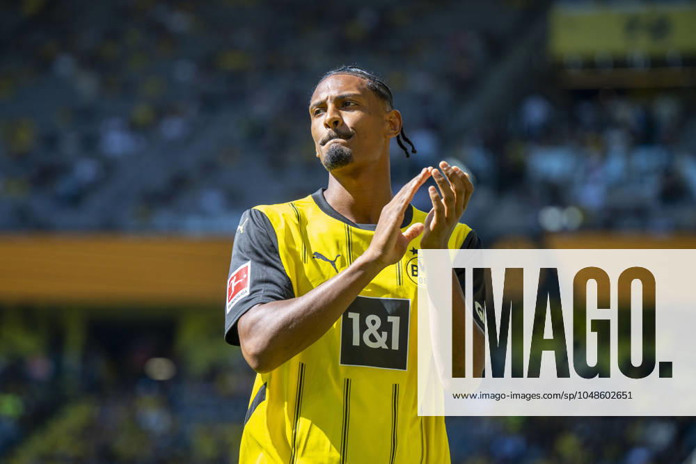 Football season opener and test match Borussia Dortmund Aston Villa at Signal Iduna Park Dortmunds Sebastien Haller enters the stadium