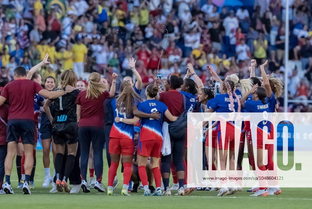 Team USA celebrates after defeating Team Brazil in the Womenâ€⠢s Football Finals for the Gold Medal at the le Parc de Princes Stadium with a score of 0-1 during the 2024 Paris Summer Olympics in Paris, France. Paris France - ZUMAa161 20240810_oly_a161_044