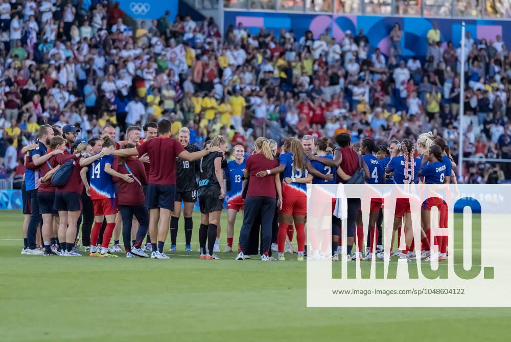 Team USA celebrates after defeating Team Brazil in the WomenÃ¢â‚¬â ¢s Football Finals for the Gold Medal at the le Parc de Princes Stadium with a score of 0-1 during the 2024 Paris Summer Olympics in Paris, France. Paris France - ZUMAa161 20240810_oly_a161_045