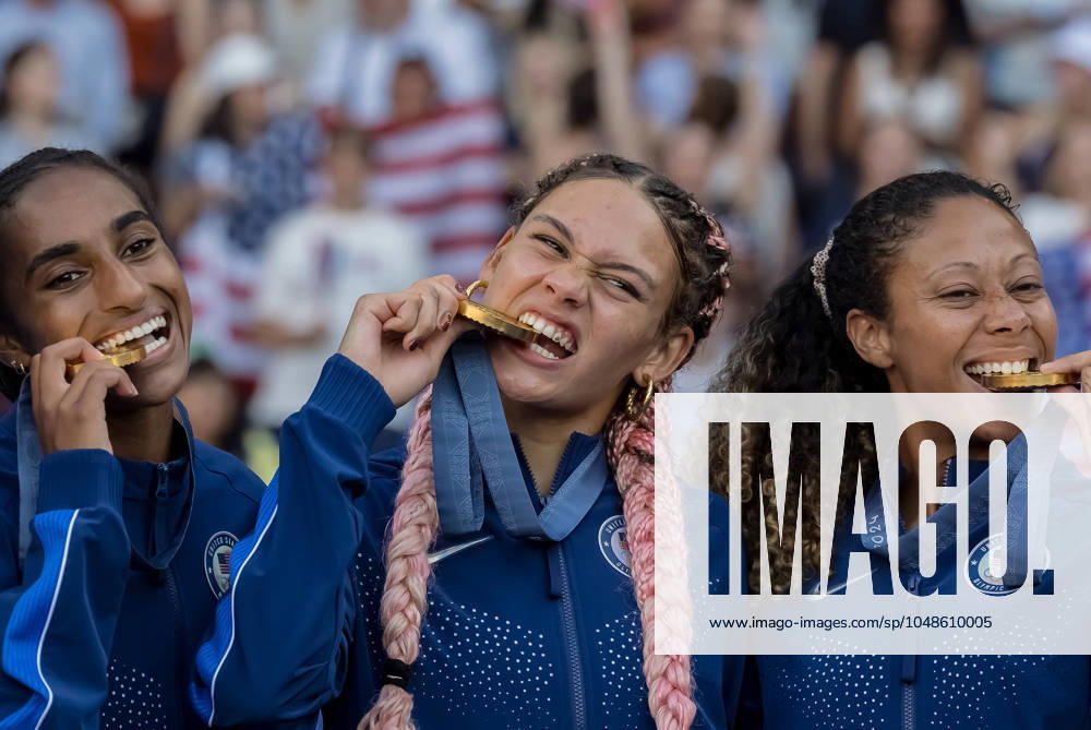 Team USA celebrates after defeating Team Brazil in the Women s Soccer Finals for the Gold Medal at the le Parc de Princes Stadium with a score of 0-1 during the 2024 Paris Summer Olympics. Paris France - ZUMAa161 20240810_oly_a161_001
