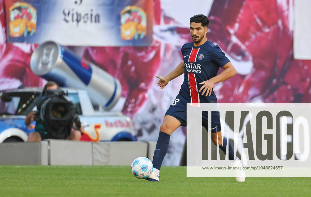 GER, 1 Bundesliga, RB Leipzig Paris Saint Germain PSG 10 08 2024, Leipzig, Red Bull Arena, GER, Saison 2024 2025, 1 Bundesliga, RasenBallsport Leipzig vs Paris Saint Germain, Saisoneroeffnung, Testspiel im Bild Carlos Soler Paris DFL regulations prohibit any use of photographs as image sequences and or quasi video