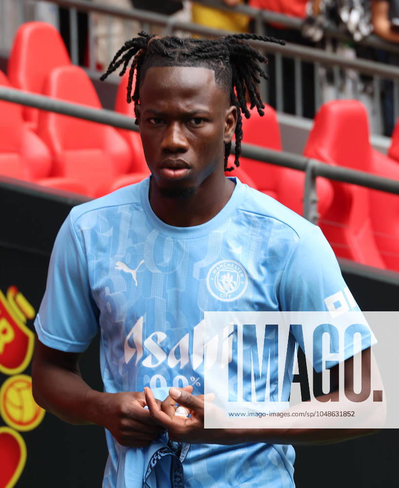 Manchester United, ManU v Manchester City - 2024 FA Community Shield Issa Kabore of Manchester City is preparing before kick-off during The FA Community Shield between Manchester City and Manchester United at Wembley Stadium in London, England, on August 10, 2024. London England United Kingdom