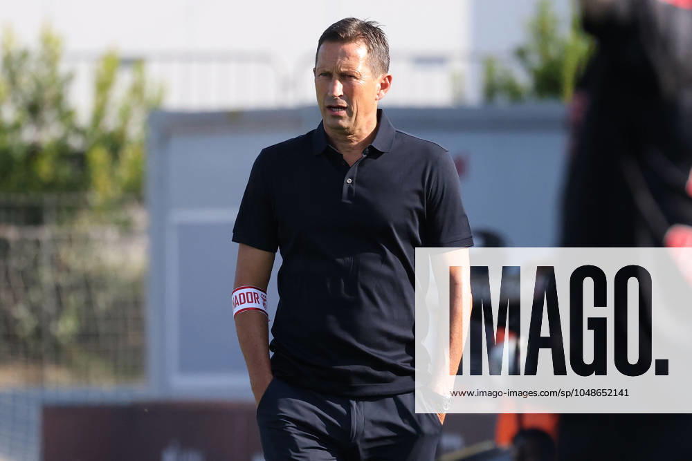 2024 08 11 1 Âª jornada da Liga Portugal Betclic, Futebol Clube de Famalicao Sport Lisboa e Benfica v l , Trainer Head Coach Roger Schmidt S L Benfica