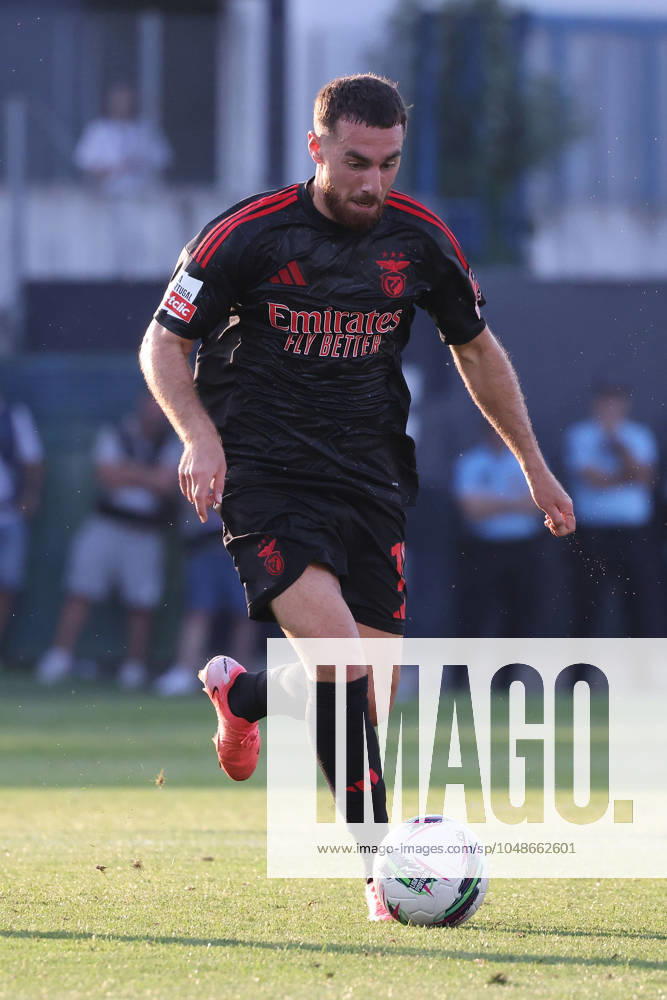 2024 08 11 1 ª jornada da Liga Portugal Betclic, Futebol Clube de Famalicao Sport Lisboa e Benfica v l , Orkun Kokcu S L Benfica , on the ball, cropped image, single image, full body, action, action, game scene