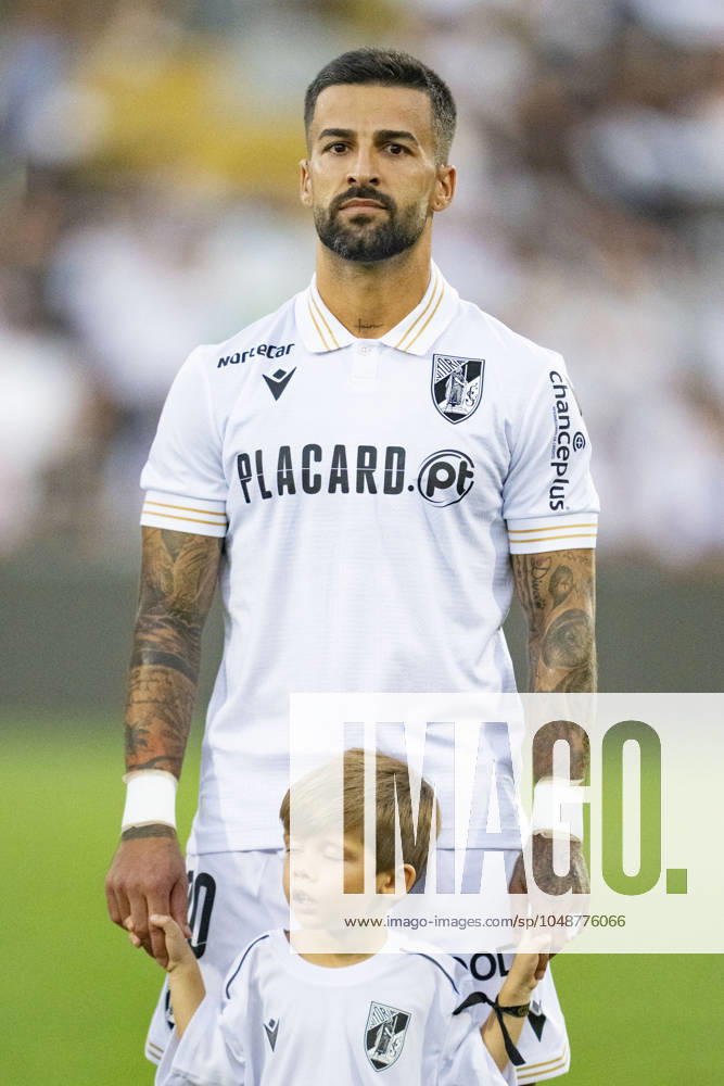 GUIMARAES, PORTUGAL AUGUST 15 Tiago Silva of Vitoria SC getting into the field prior to the match between Vitoria SC and Zurich for the Third Qualifying Round, Second Leg at Estadio D Afonso Henriques on August 15, 2024 in Guimaraes, Portugal Photo by Pedro Loureiro Just Pictures Guimaraes Estadio D Afonso Henriques Guimaraes Portugal