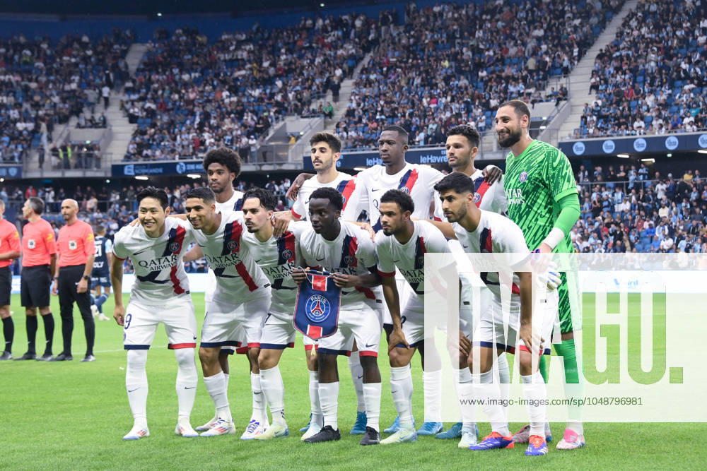 PSG team pose before the Ligue 1 match between Havre AC and Paris Saint Germain at Stade Oceane on August 16, 2024 in Le Havre, France. ( Photo by federico pestellini panoramic ) - FOOTBALL : Le Havre vs PSG - Ligue 1 - 16 08 2024 DPPI Panoramic