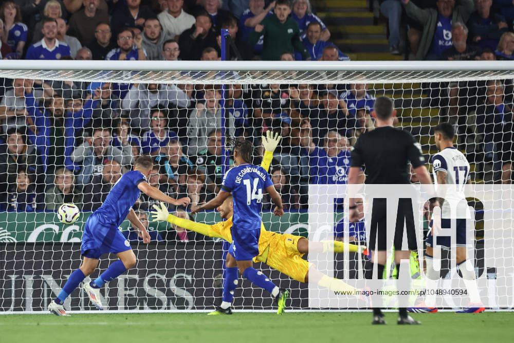 Premier League Leicester City v Tottenham Hotspur Jamie Vardy of Leicester City scores a goal to make it 1-1 during the Premier League match Leicester City vs Tottenham Hotspur at King Power Stadium, Leicester, United Kingdom, 19th August 2024 (Photo by Mark Cosgrove News Images) Leicester King Power Stadium Leicestershire United Kingdom