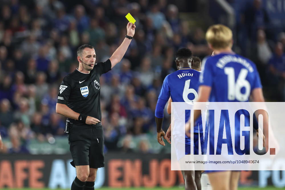 Premier League Leicester City v Tottenham Hotspur Referee Chris Kavanagh yellow cards Rodrigo Bentancur of Tottenham Hotspur during the Premier League match Leicester City vs Tottenham Hotspur at King Power Stadium, Leicester, United Kingdom, 19th August 2024 (Photo by Mark Cosgrove News Images) Leicester King Power Stadium Leicestershire United Kingdom