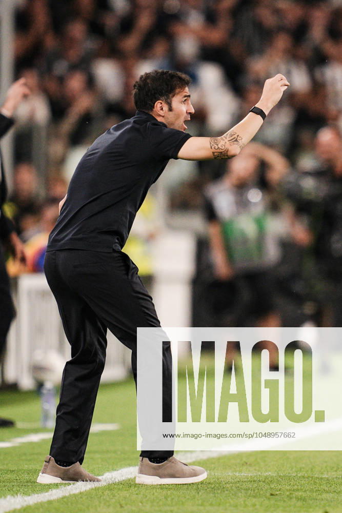 ComoÕs head coach Cesc Fabregas during the Serie A soccer match between Juventus and Como at the Allianz Stadium in Turin, north west Italy - Monday, August 19, 2024. - Soccer .