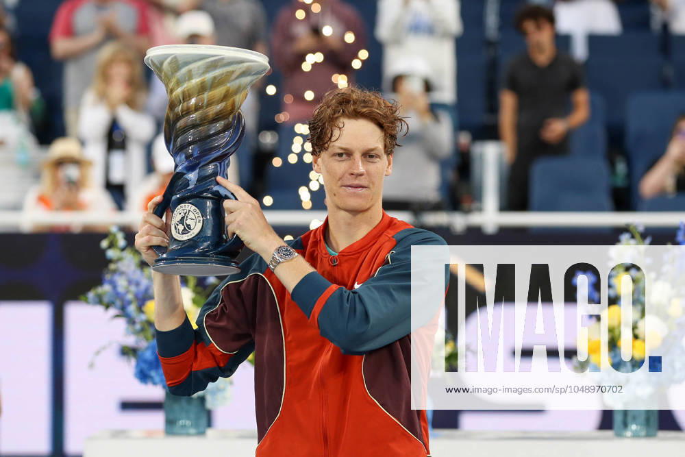 KW34 CINCINNATI, OH - AUGUST 19: Jannik Sinner of Italy poses with the Rookwood Cup after defeating Frances Tiafoe to win the final round of the Cincinnati Open on August 19, 2024, at the Lindner Family Tennis Center in Mason, OH. (Photo by Ian Johnson Icon Sportswire) TENNIS: AUG 19 Cincinnati Open Icon240819114
