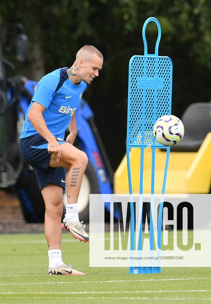 Chelsea Training Mykhailo Mudryk of Chelsea during a Training Session at Chelsea FC Cobham Training Ground, Cobham UK Newspapers OUT