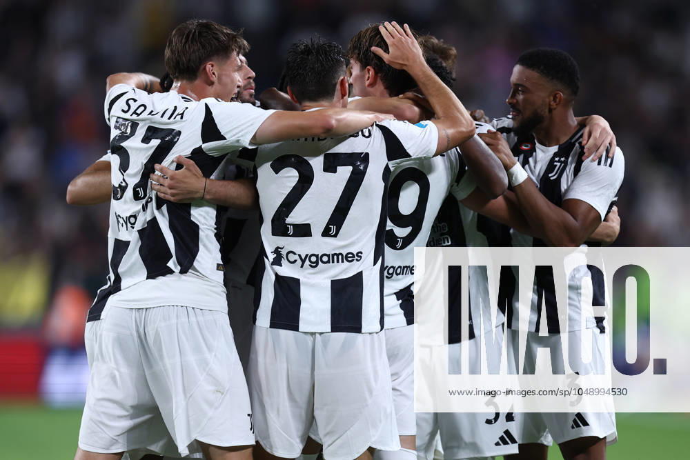 Juventus Fc - Como Players of Juventus Fc celebrate after scoring a goal during during the Serie A match beetween Juventus Fc and Como at Allianz Stadium on August 19, 2024 in Turin, Italy . Torino Allianz Stadium Italy