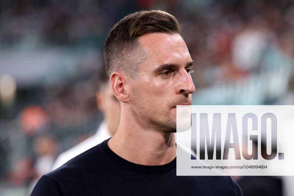 Juventus Fc - Como Arkadiusz Milik of Juventus Fc looks on during the Serie A match beetween Juventus Fc and Como at Allianz Stadium on August 19, 2024 in Turin, Italy . Torino Allianz Stadium Italy
