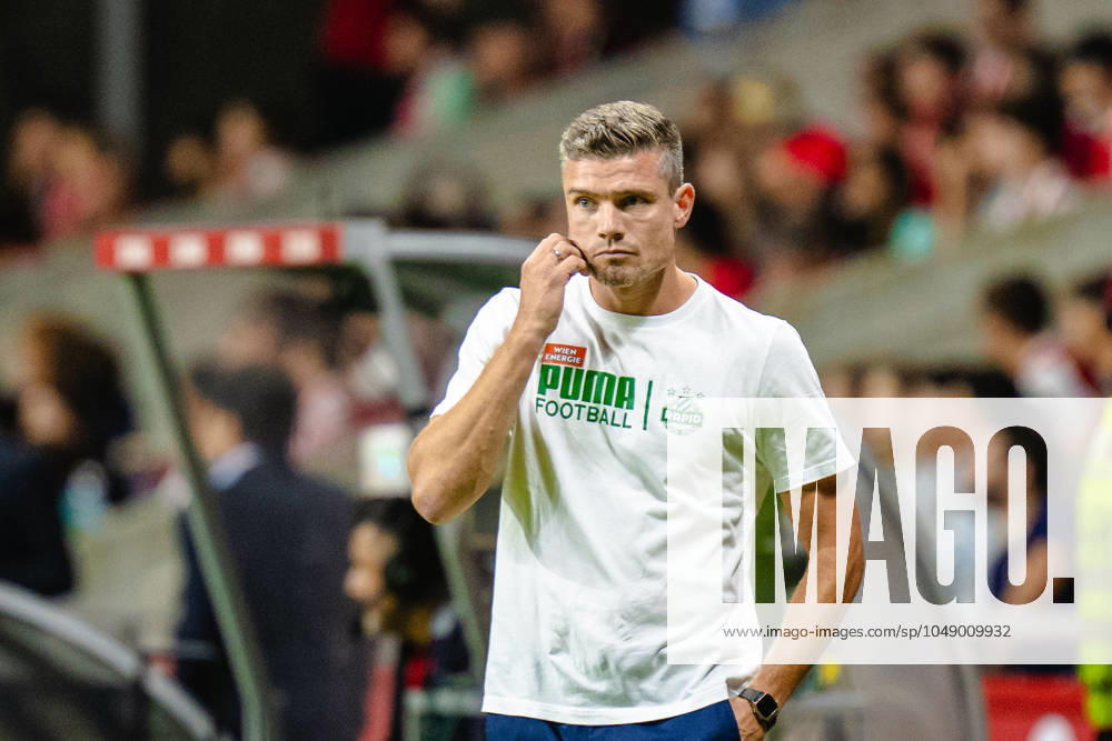 SOCCER - UEFA EL, Braga vs Rapid BRAGA,PORTUGAL,22.AUG.24 - SOCCER - UEFA Europa League, qualification, Sporting Club de Braga vs SK Rapid Wien. Image shows head coach Robert Klauss (Rapid). GEPAxpictures Hackner
