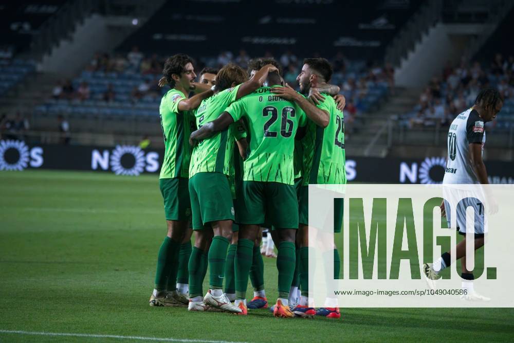 Algarve Stadium, Loule, Portugal, Sporting Clube Farense v Sporting Clube de Portugal, Liga Portugal Betclic, Week 3 August 23, 2024, Loule, Portugal: Sporting Clube de Portugal players celebrating a goal during the Liga Portugal Betclic week 3 football match between Sporting Clube Farense and Sporting Clube de Portugal at Algarve Stadium.