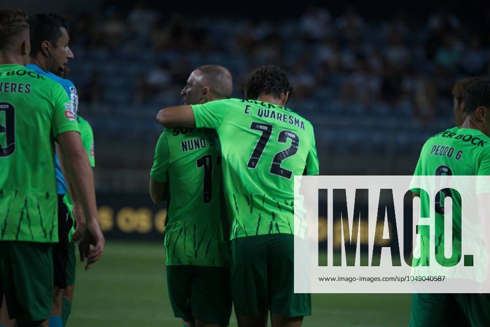 Algarve Stadium, Loule, Portugal, Sporting Clube Farense v Sporting Clube de Portugal, Liga Portugal Betclic, Week 3 August 23, 2024, Loule, Portugal: Quaresma 72 and Nuno Santos 11 of Sporting Clube de Portugal in action during the Liga Portugal Betclic week 3 football match between Sporting Clube Farense and Sporting Clube de Portugal at Algarve Stadium.