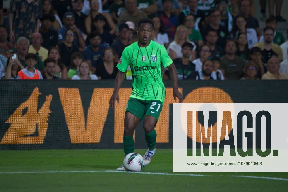Algarve Stadium, Loule, Portugal, Sporting Clube Farense v Sporting Clube de Portugal, Liga Portugal Betclic, Week 3 August 23, 2024, Loule, Portugal: Geny Catamo 21 of Sporting Clube de Portugal in action during the Liga Portugal Betclic week 3 football match between Sporting Clube Farense and Sporting Clube de Portugal at Algarve Stadium.