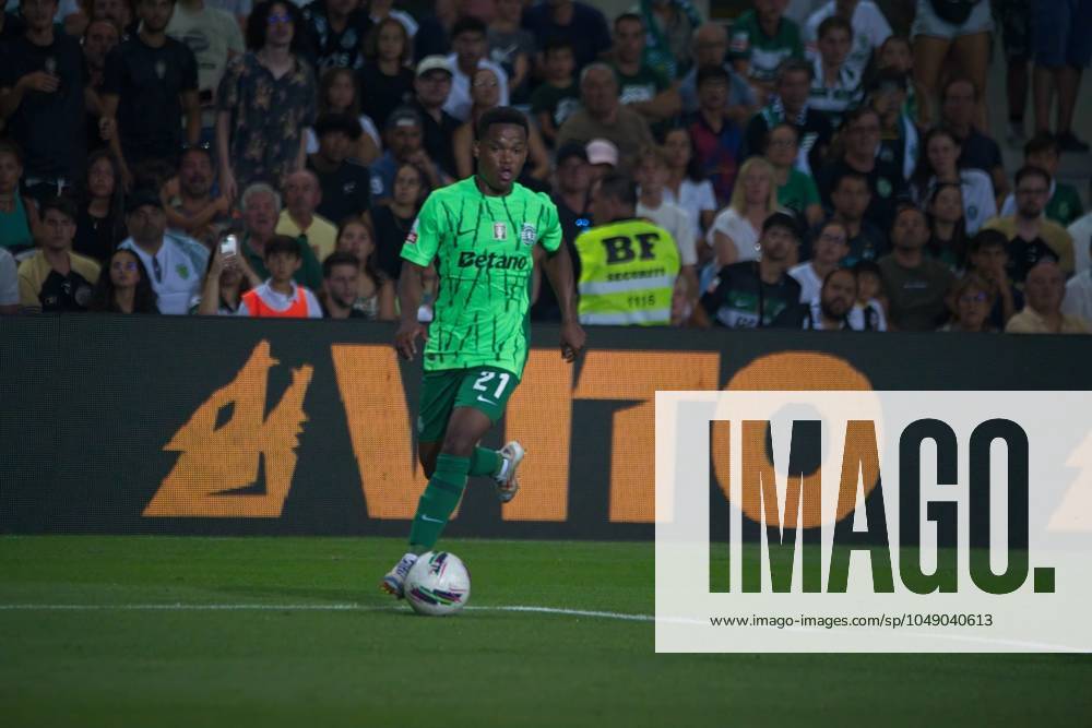 Algarve Stadium, Loule, Portugal, Sporting Clube Farense v Sporting Clube de Portugal, Liga Portugal Betclic, Week 3 August 23, 2024, Loule, Portugal: Geny Catamo 21 of Sporting Clube de Portugal in action during the Liga Portugal Betclic week 3 football match between Sporting Clube Farense and Sporting Clube de Portugal at Algarve Stadium.
