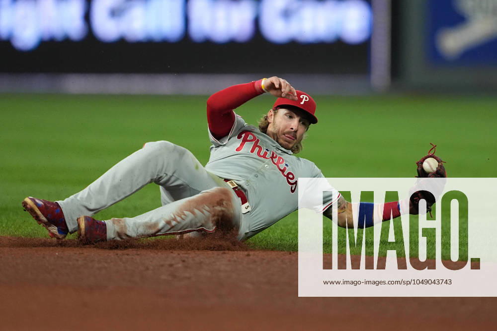 AUG 23, 2024: Philadelphia Phillies second base Bryson Stott (5) makes a great play on a ball in the gap at Kauffman Stadium Kansas City, Missouri. CSM. Kansas City United States - ZUMAc04_ 20240823_zma_c04_031
